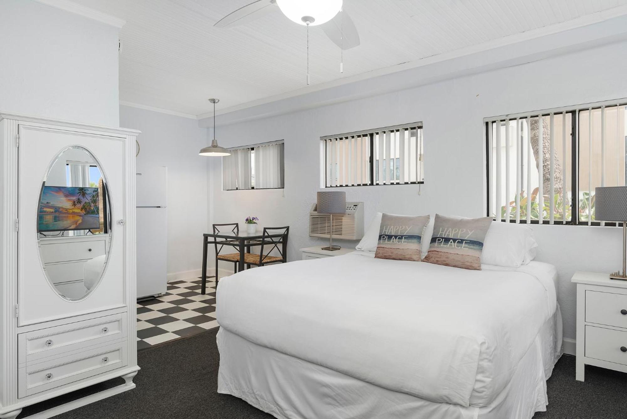 Sabal Palms Inn St. Pete Beach Ngoại thất bức ảnh