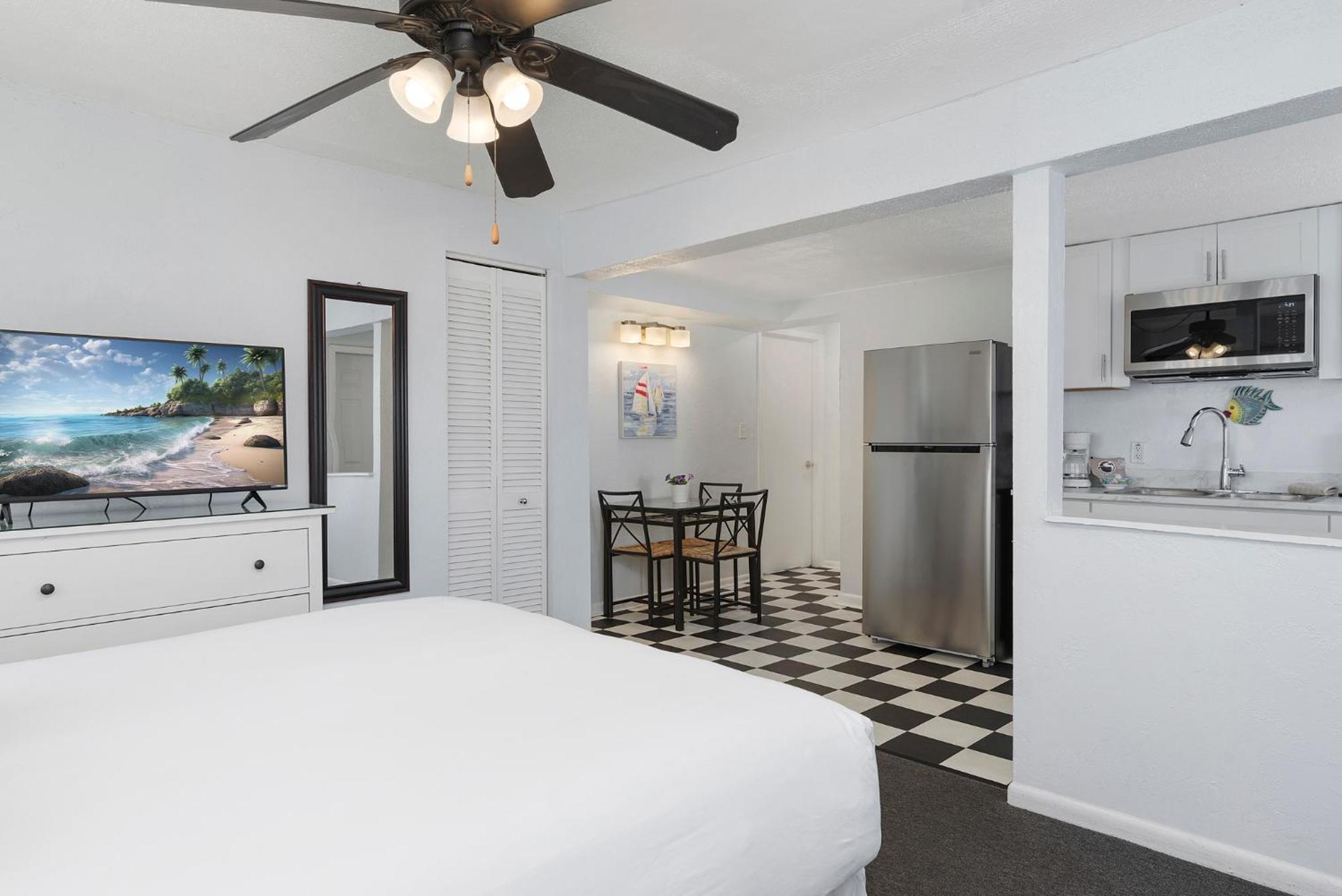 Sabal Palms Inn St. Pete Beach Ngoại thất bức ảnh